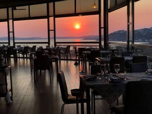 Sala con vista sul tramonto
